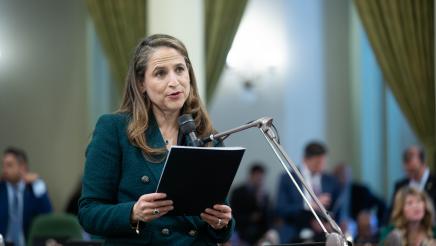 Asm. Ávila Farías speaking for AB 752 during Floor Session