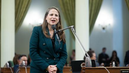 Asm. Ávila Farías speaking for AB 752 during Floor Session