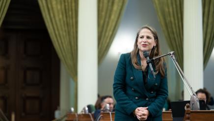 Asm. Ávila Farías speaking for AB 752 during Floor Session